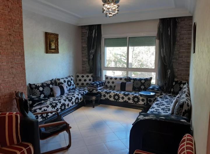 Stay Here, Nice Apartment With Garden View In Center, 1 Min Walk From Beach El Jadida Luaran gambar