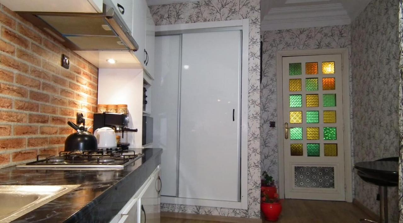 Stay Here, Nice Apartment With Garden View In Center, 1 Min Walk From Beach El Jadida Luaran gambar