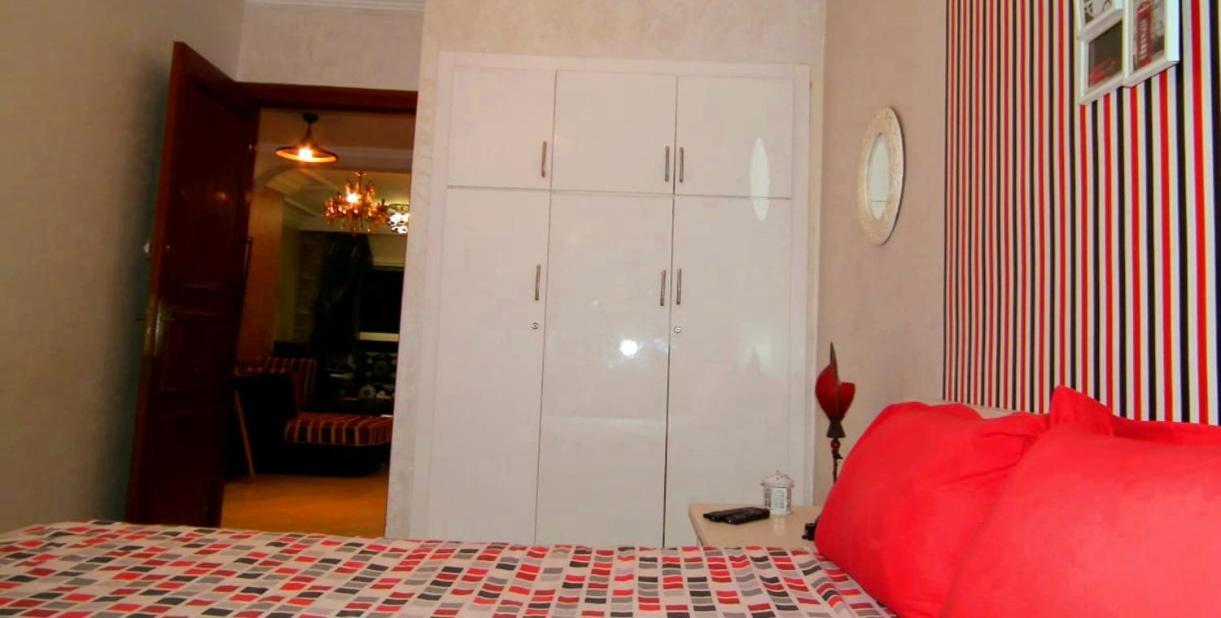 Stay Here, Nice Apartment With Garden View In Center, 1 Min Walk From Beach El Jadida Bilik gambar